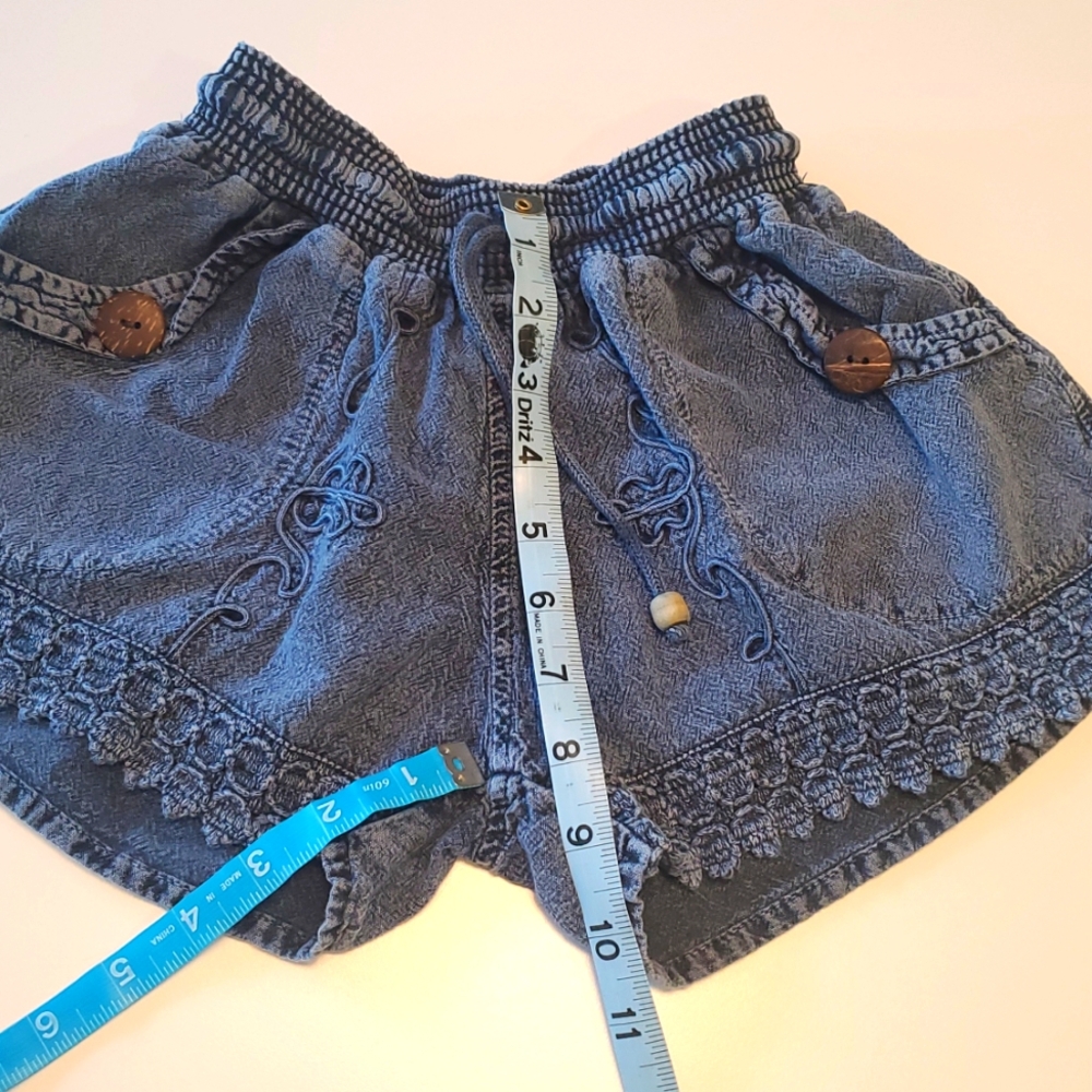 Cotton Collection:  Embroidered Denim Shorts, Size XS, Medium Wash - Picture 5 of 5